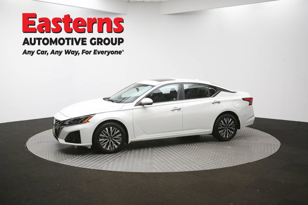 Used 2024 Nissan Altima 2.5 SV w/ SV Premium Package AWD/4WD image 60