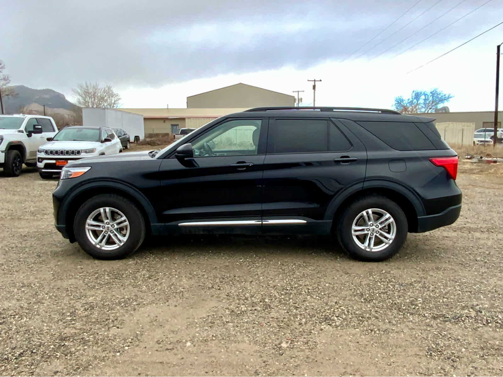 Used 2023 Ford Explorer XLT w/ Equipment Group 202A image 2