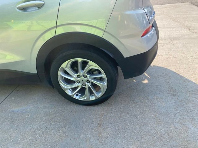 Used 2023 Chevrolet Bolt EUV LT w/ Driver Confidence Package FWD image 13