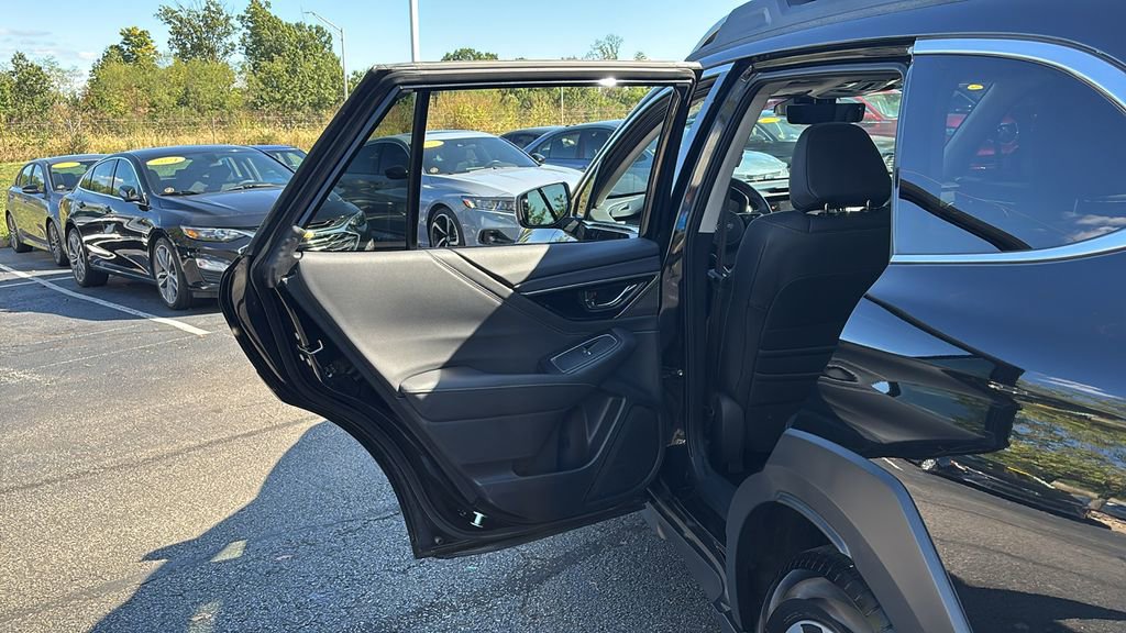 Used 2025 Subaru Outback Touring w/ Popular Package #2 image 28