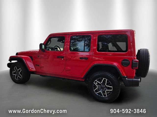 Used 2025 Jeep Wrangler Unlimited Sahara AWD/4WD image 3