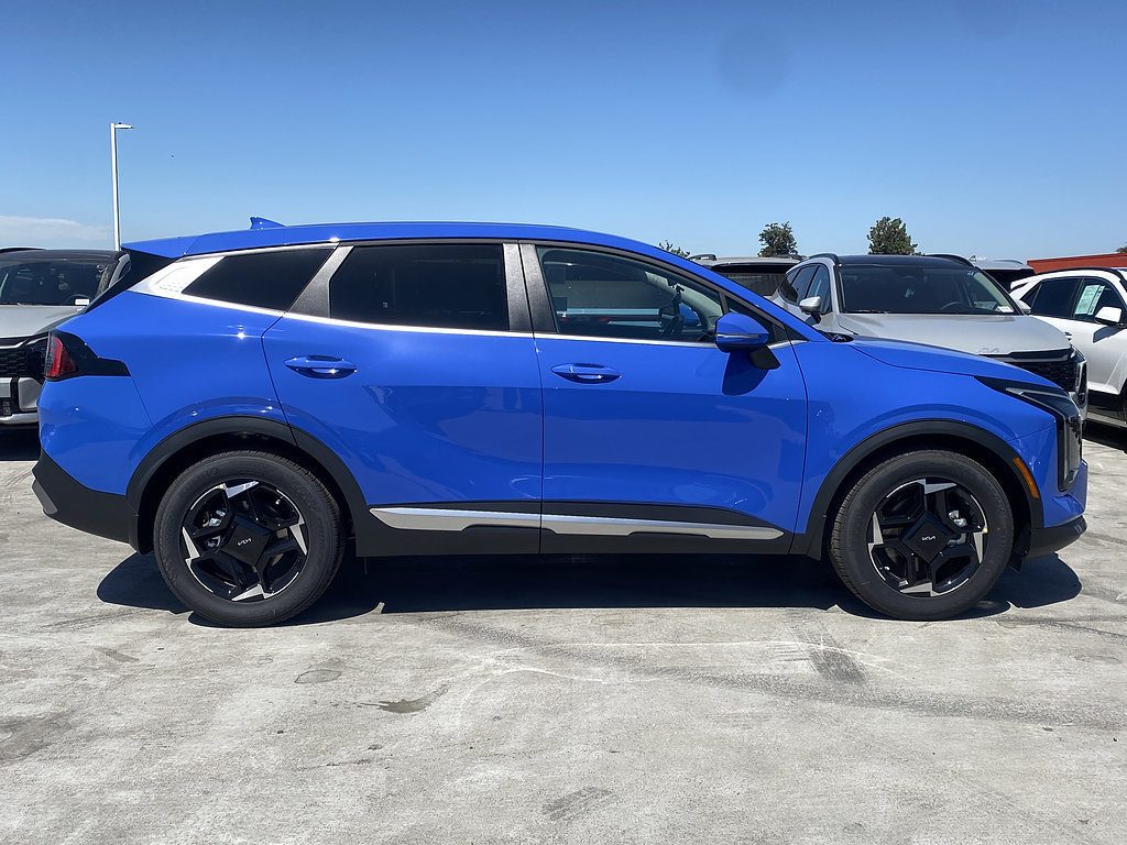New 2026 Kia Sportage EX FWD image 2