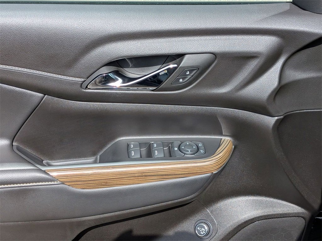 Used 2023 GMC Acadia SLE w/ Driver Convenience Package image 15