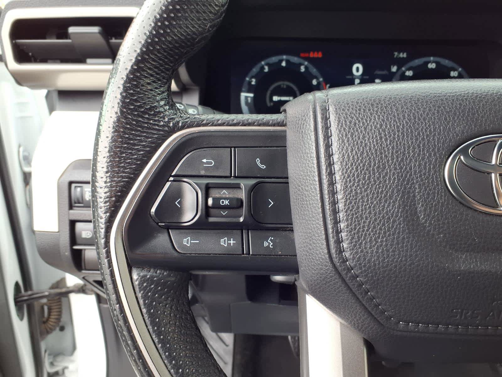 Certified 2024 Toyota Tacoma TRD Off-Road AWD/4WD image 10