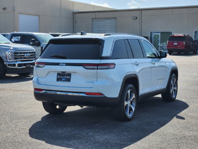 Used 2023 Jeep Grand Cherokee Limited w/ Trailer Tow Prep Group (B) RWD image 6