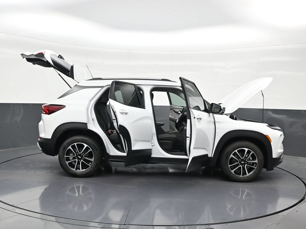 Used 2026 Chevrolet TrailBlazer LT FWD image 32