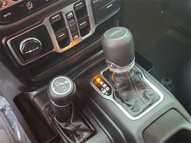 Used 2025 Jeep Gladiator Sport image 28