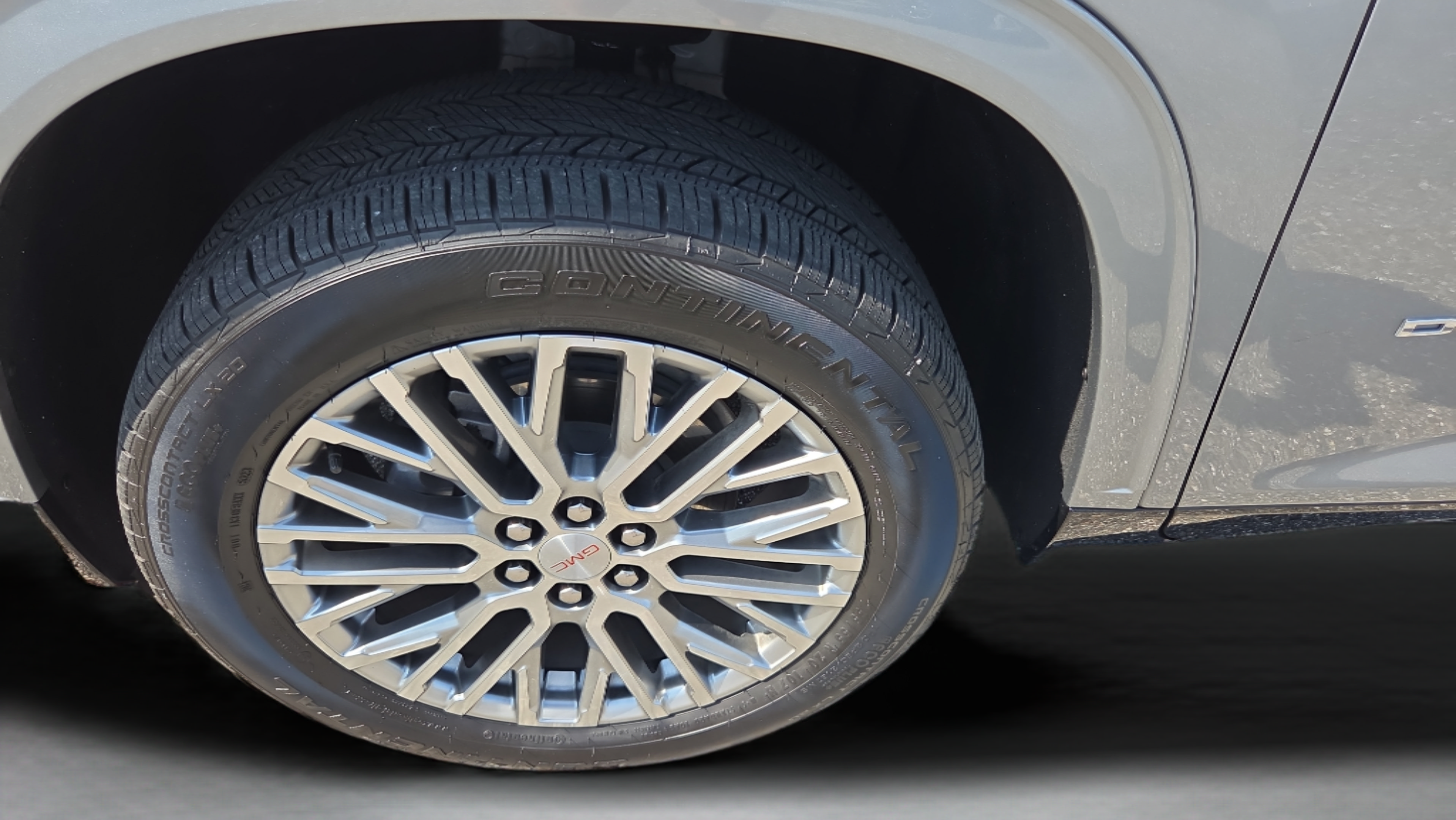 Certified 2024 GMC Acadia Denali FWD image 29