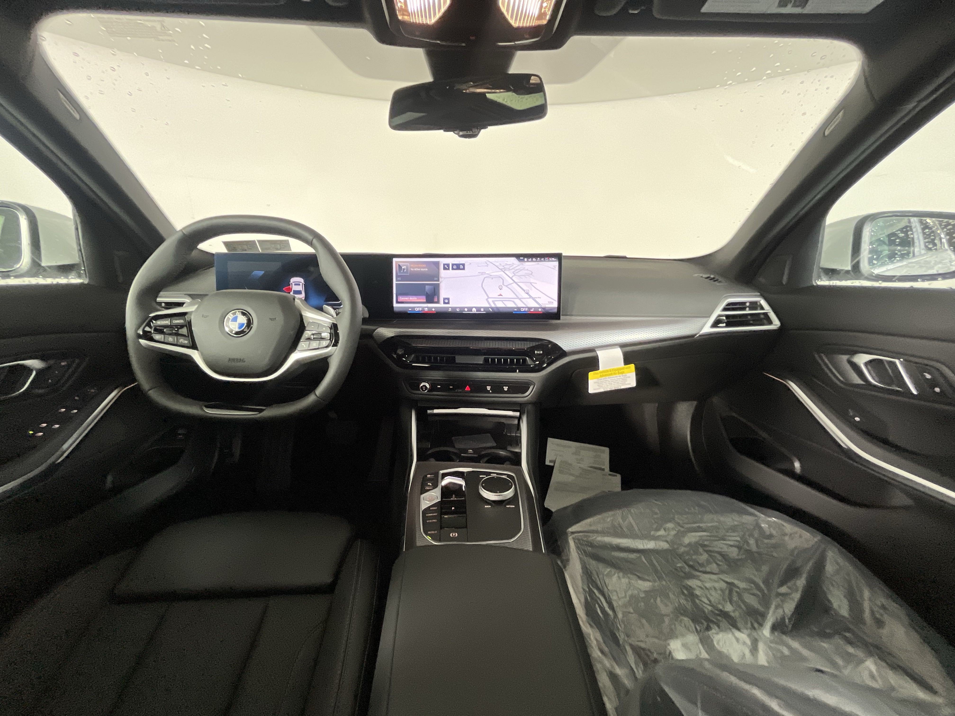 Certified 2025 BMW 330i xDrive Sedan w/ Convenience Package AWD/4WD image 18