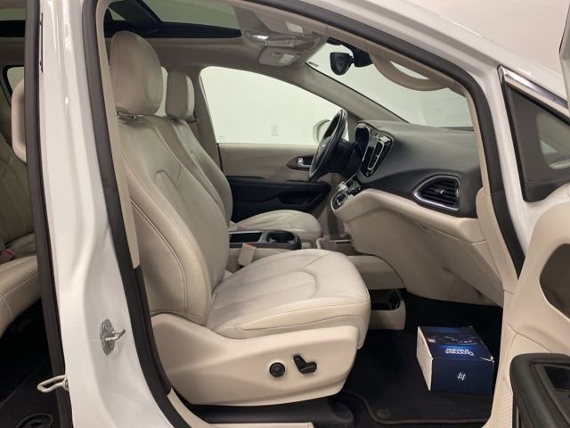 Used 2018 Chrysler Pacifica Touring-L Plus w/ Advanced Safetytec Group image 25
