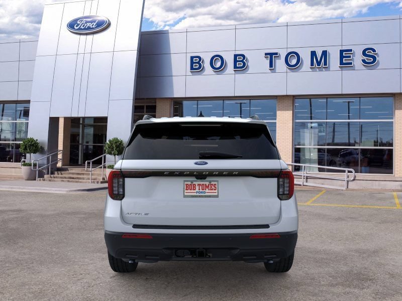 New 2026 Ford Explorer Active RWD image 6