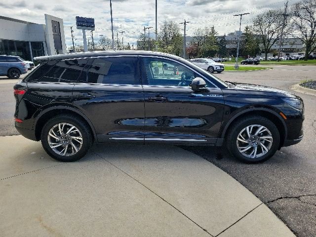 Certified 2024 Lincoln Corsair AWD image 2