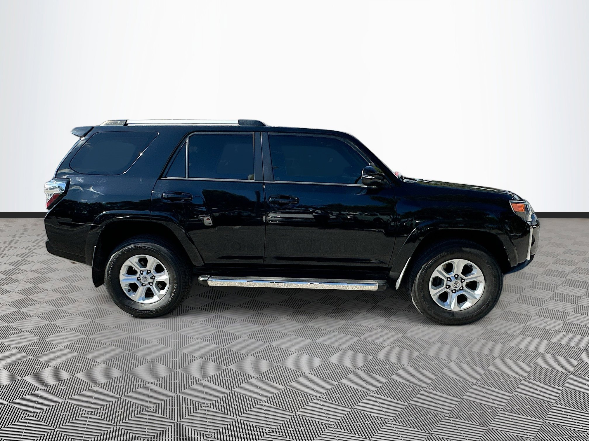 Used 2020 Toyota 4Runner SR5 image 8
