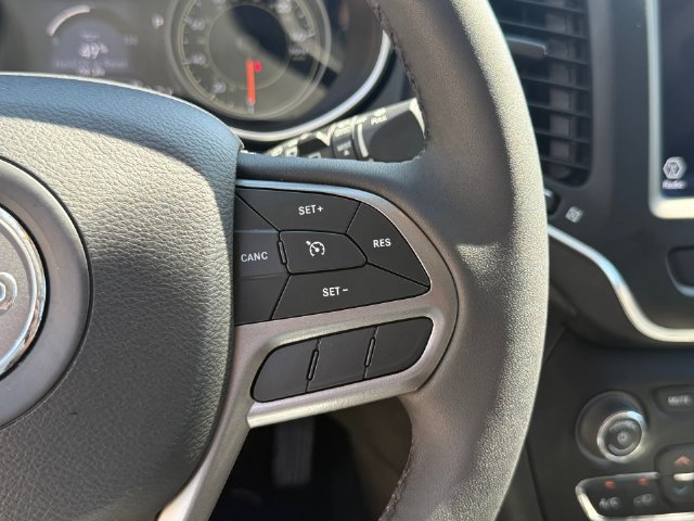 Used 2022 Jeep Cherokee Latitude Lux w/ Sun & Sound Group AWD/4WD image 15