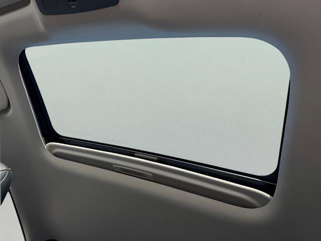 Certified 2025 Nissan Sentra SR w/ SR Premium Package FWD image 26