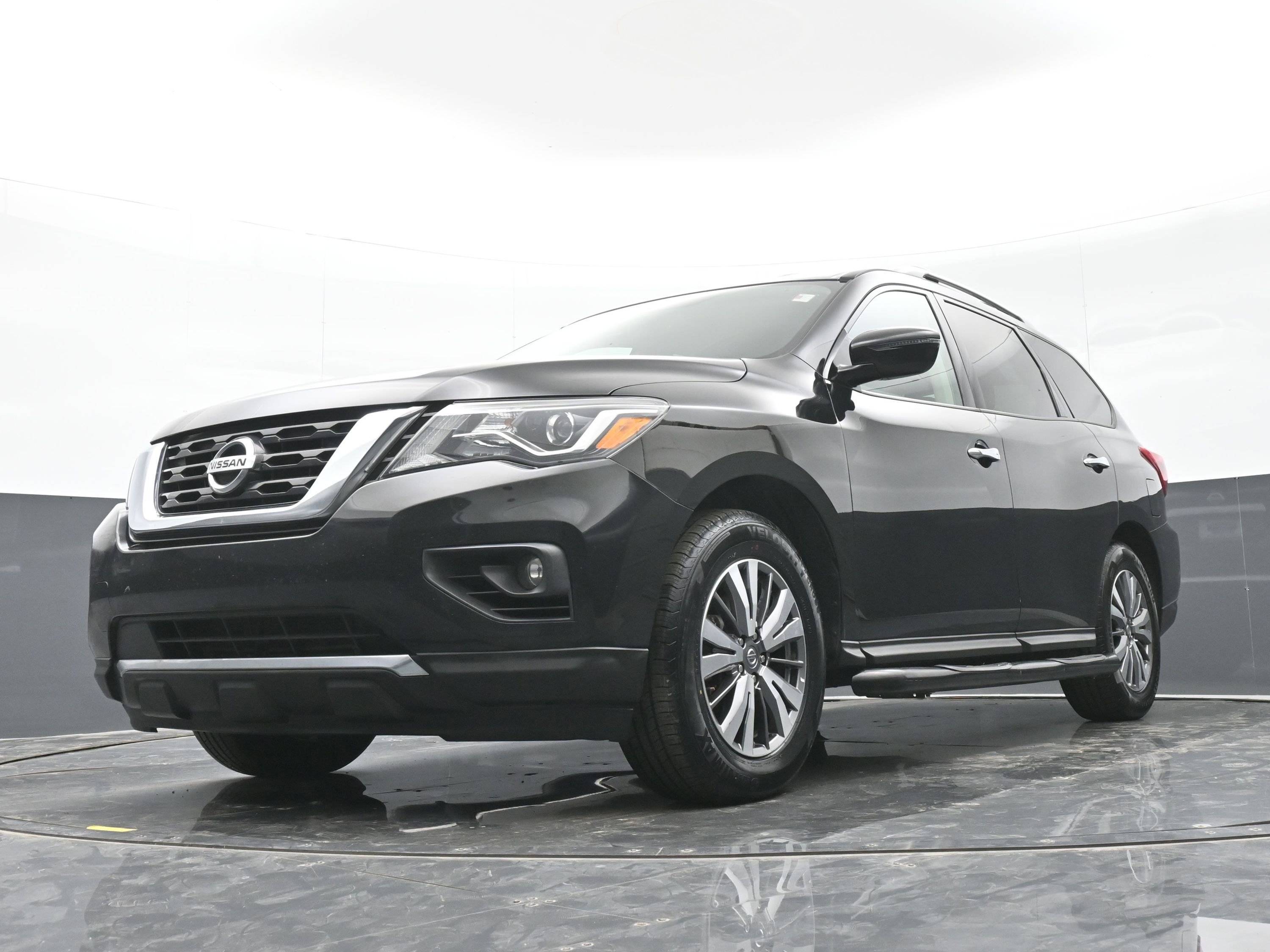Used 2020 Nissan Pathfinder SV image 46
