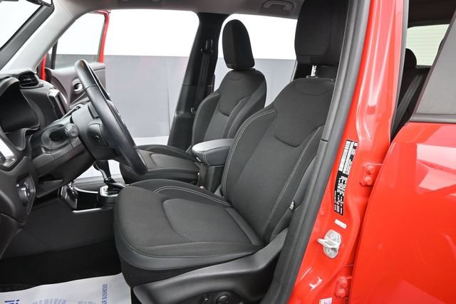 Used 2023 Jeep Renegade Latitude w/ Premium Group AWD/4WD image 11
