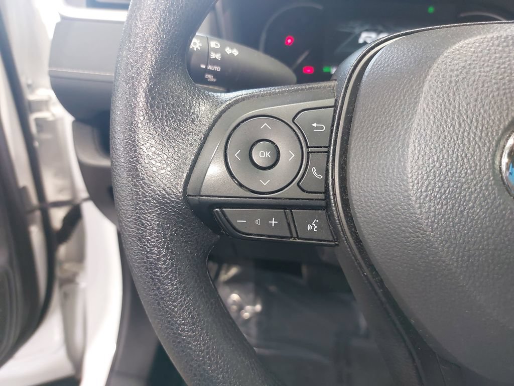 Used 2025 Toyota RAV4 XLE AWD/4WD image 16
