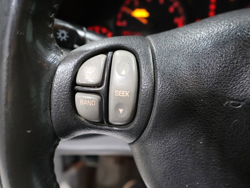 Used 2003 Pontiac Bonneville SE w/ Leather Appointment Package image 29