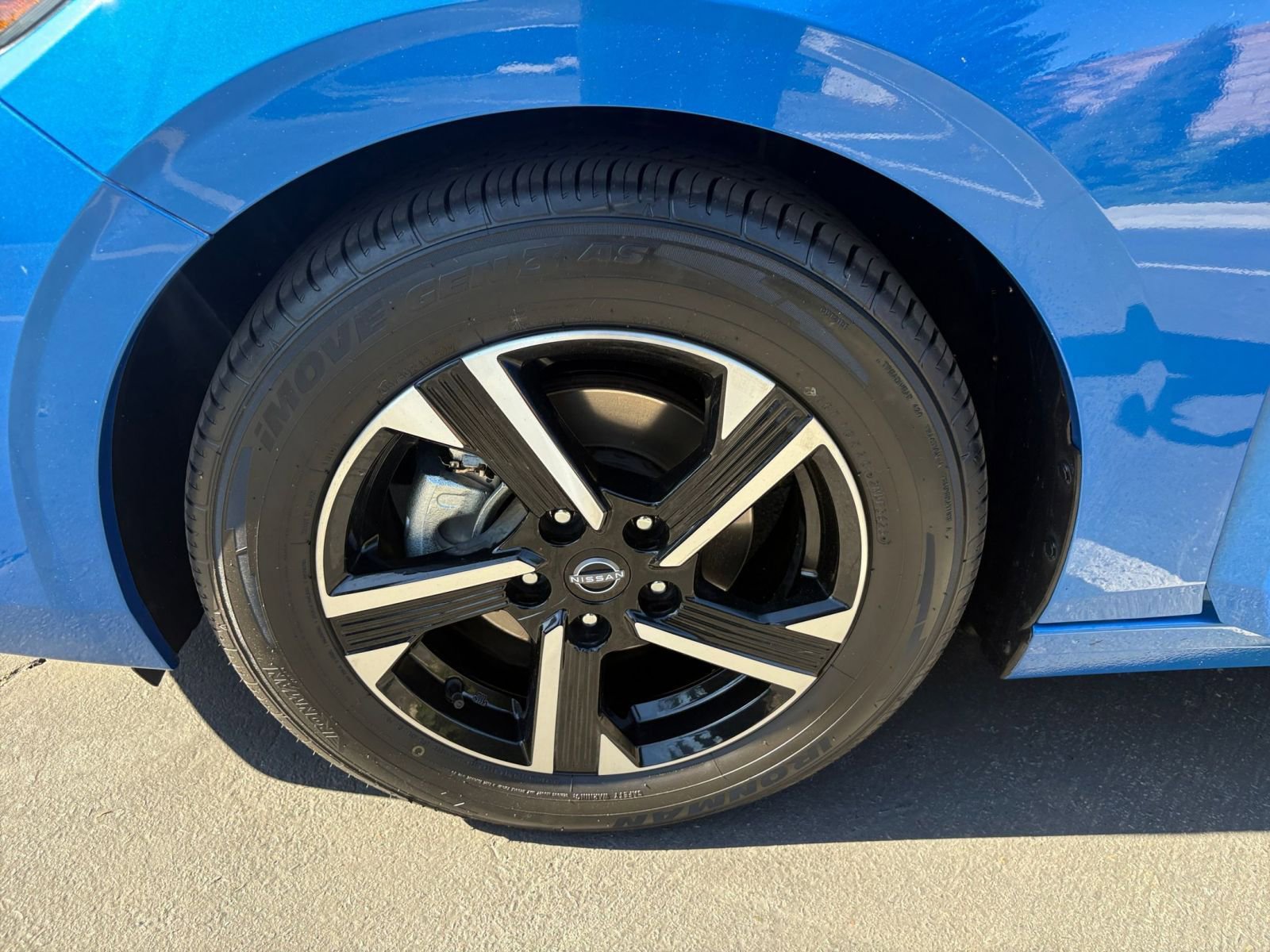 Used 2025 Nissan Sentra SV FWD image 28