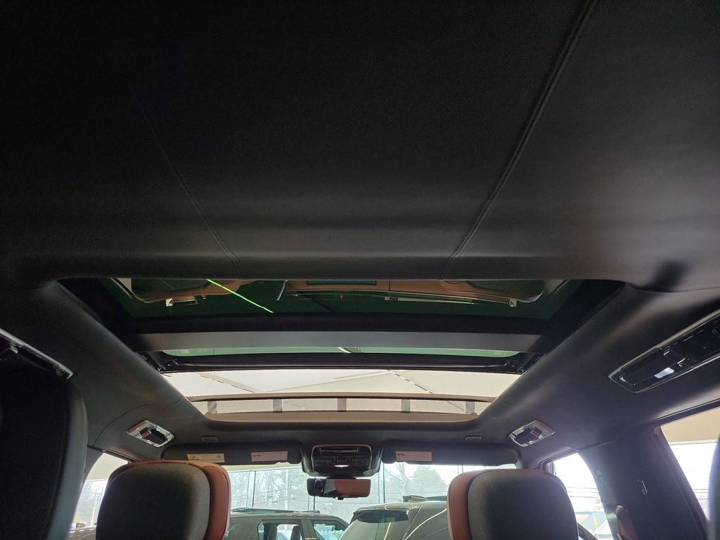 New 2026 Land Rover Range Rover SV image 21