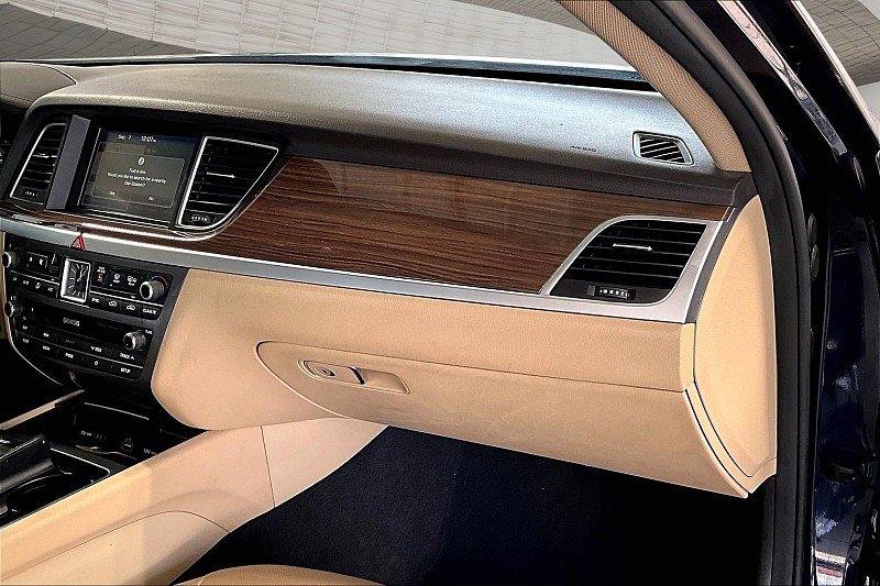 Used 2020 Genesis G80 3.8 RWD image 13