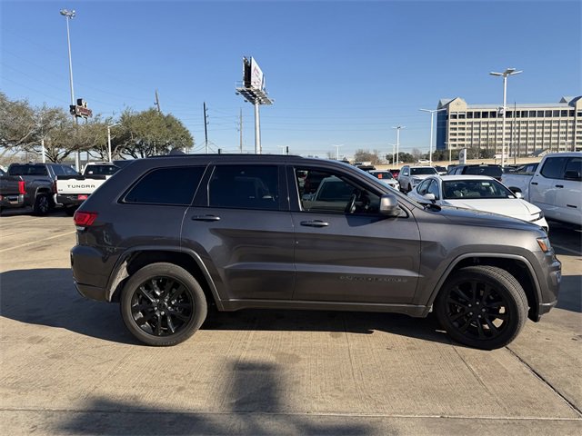 Used 2020 Jeep Grand Cherokee Altitude image 4