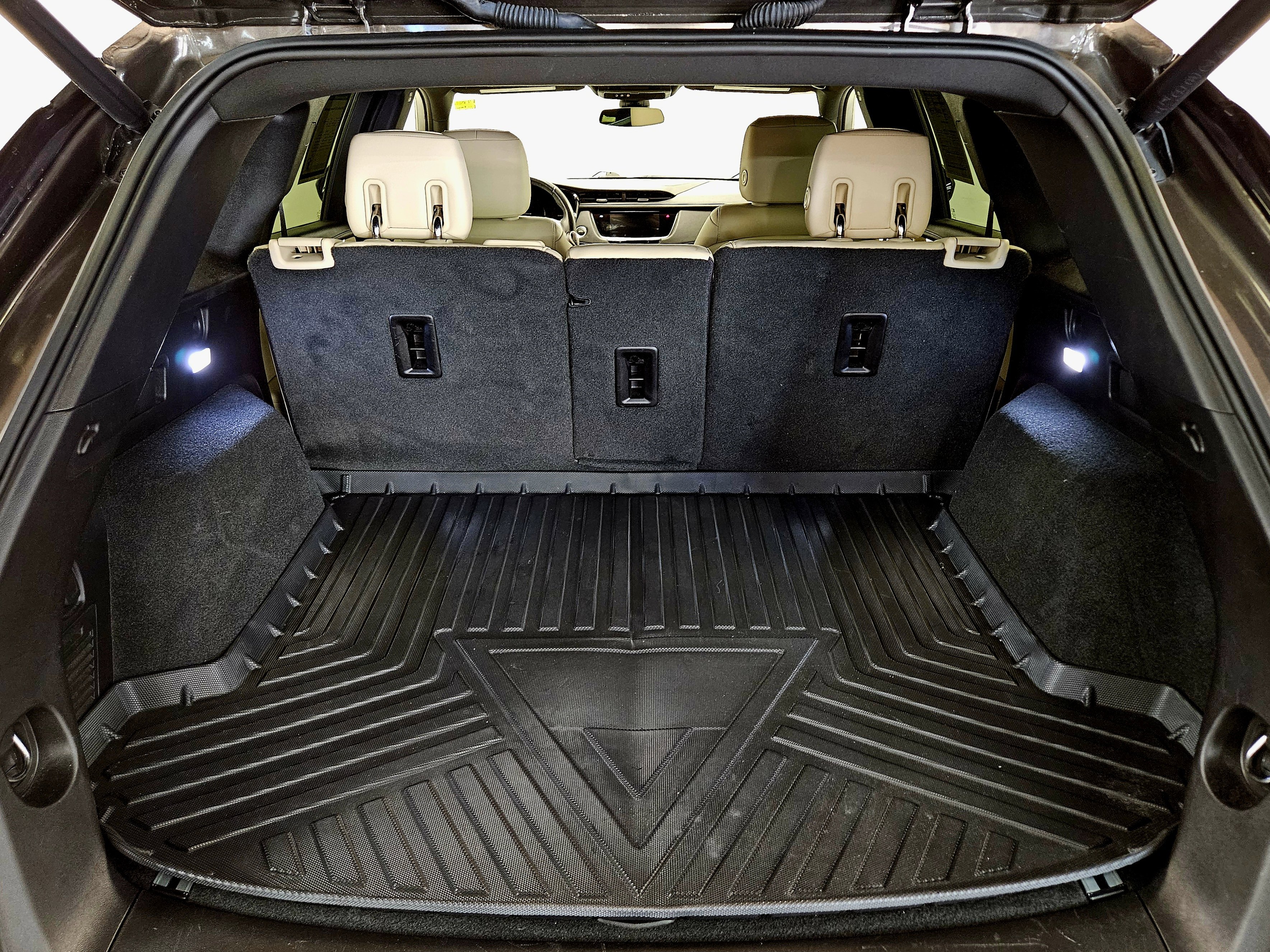 Used 2019 Cadillac XT5 Premium Luxury w/ Advanced Security Package image 17