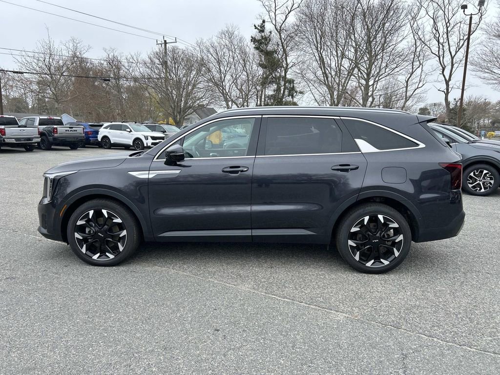 Certified 2025 Kia Sorento SX FWD image 6