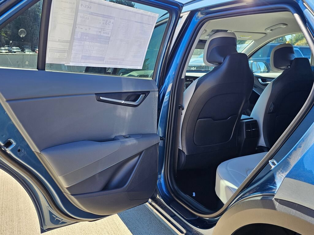 New 2026 Kia Niro EX FWD image 24