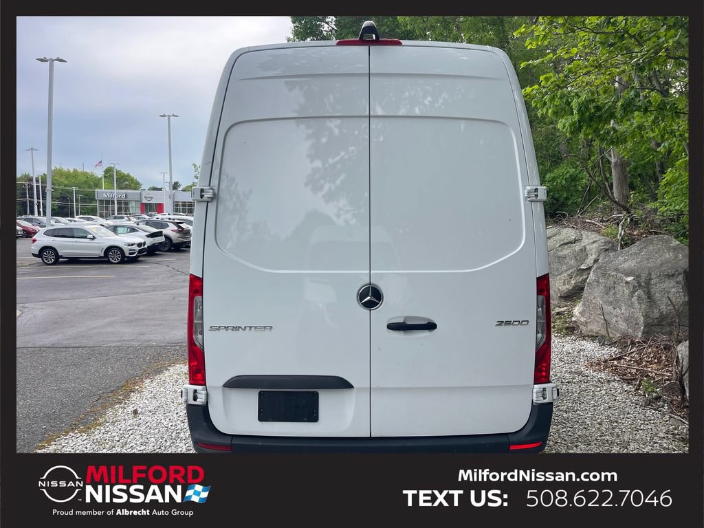 Used 2025 Mercedes-Benz Sprinter 2500 image 4