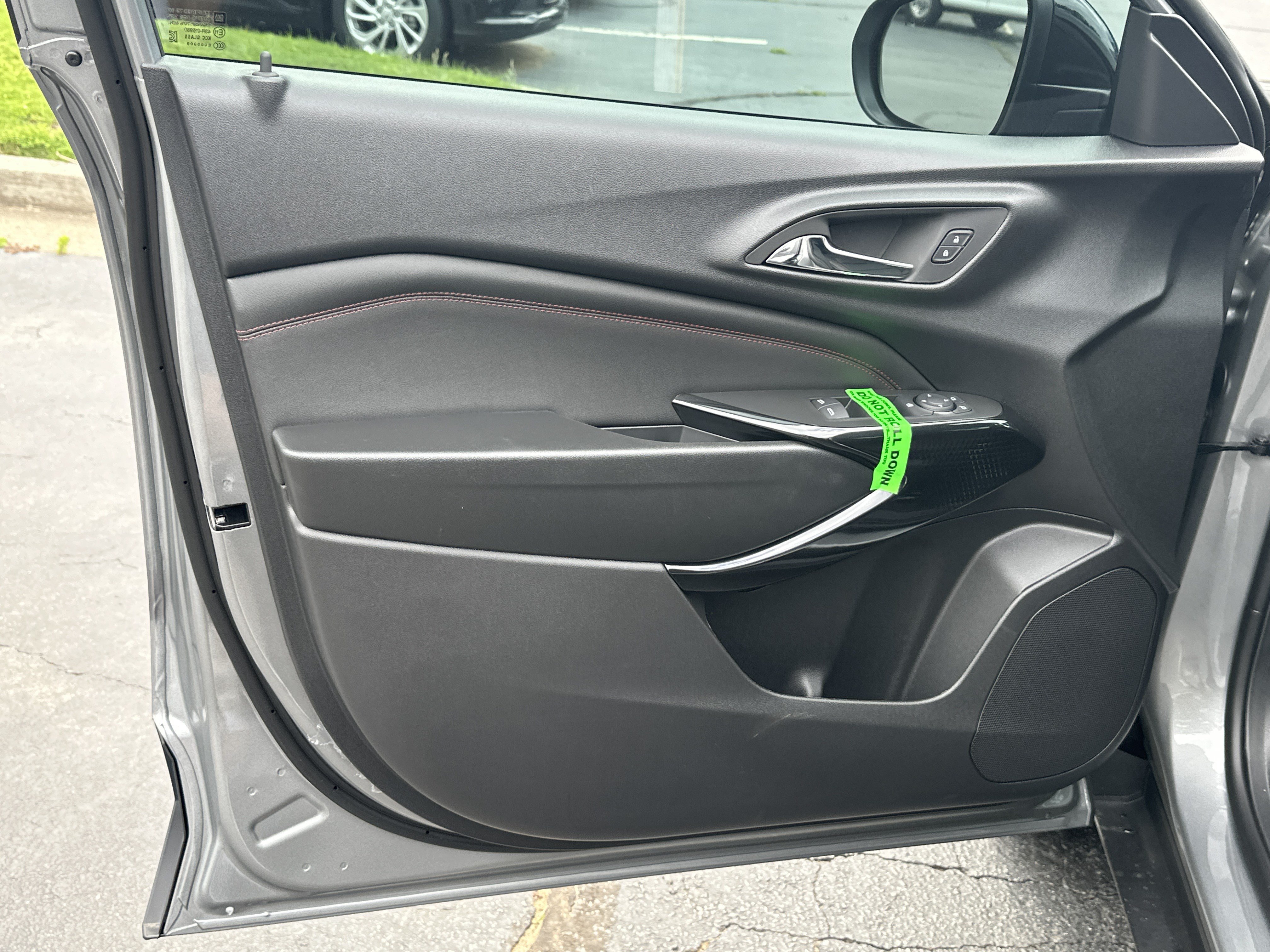 New 2026 Chevrolet Trax RS w/ Sunroof Package FWD image 10