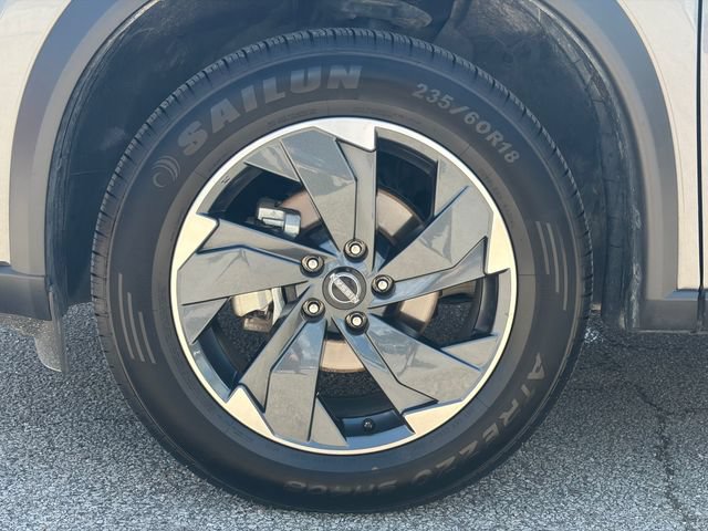 Used 2025 Nissan Rogue SV AWD/4WD image 5