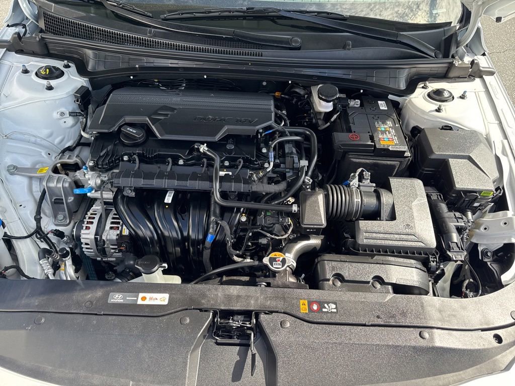 Used 2025 Hyundai Elantra SEL image 19