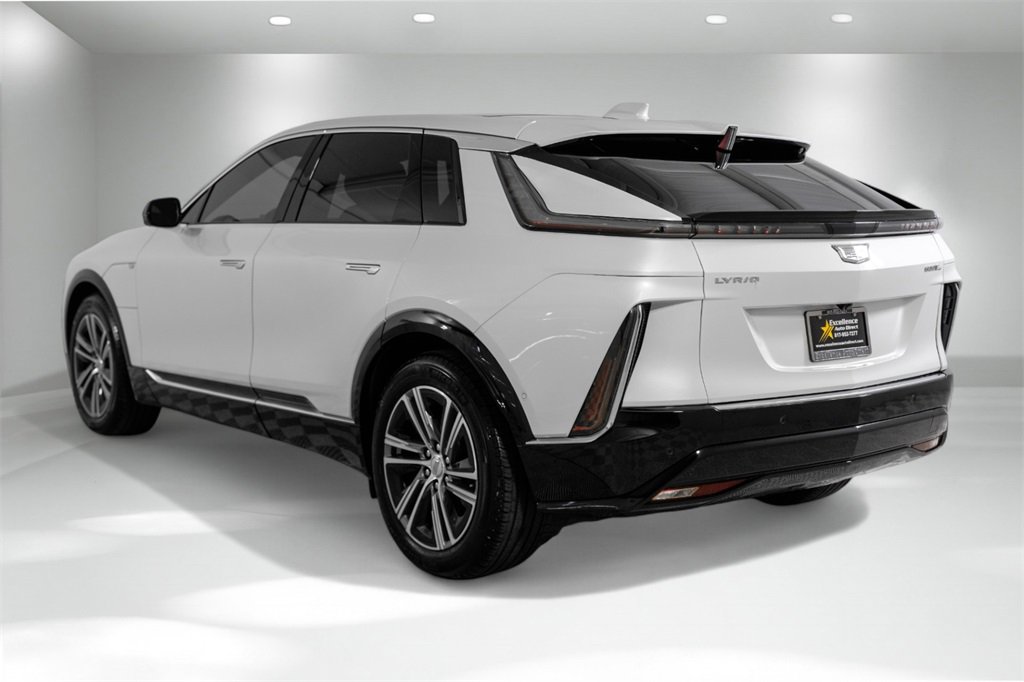 Used 2024 Cadillac Lyriq Luxury image 9