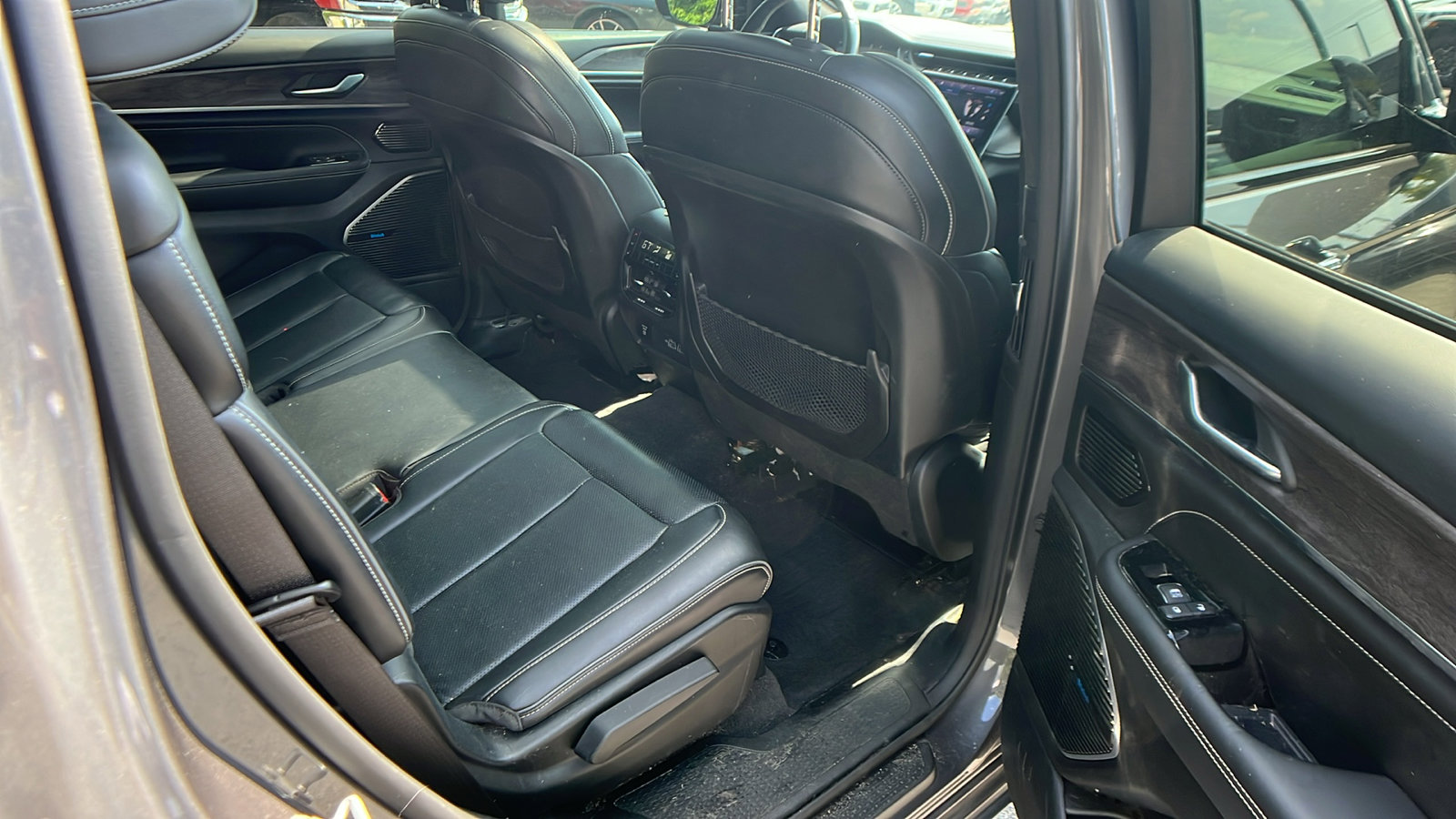 Used 2021 Jeep Grand Cherokee L Overland image 23