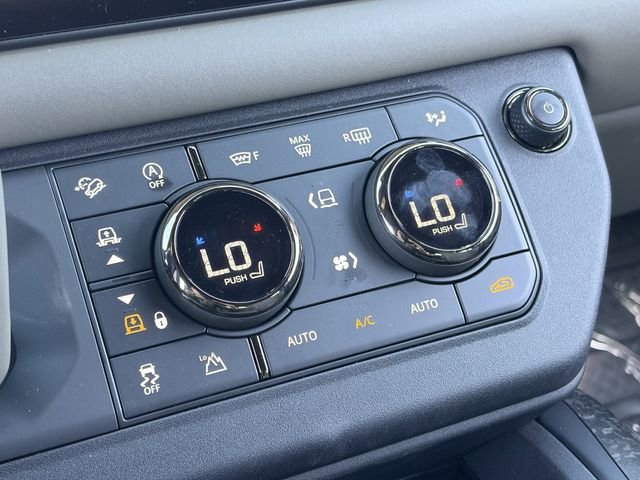 Used 2025 Land Rover Defender 110 AWD/4WD image 17