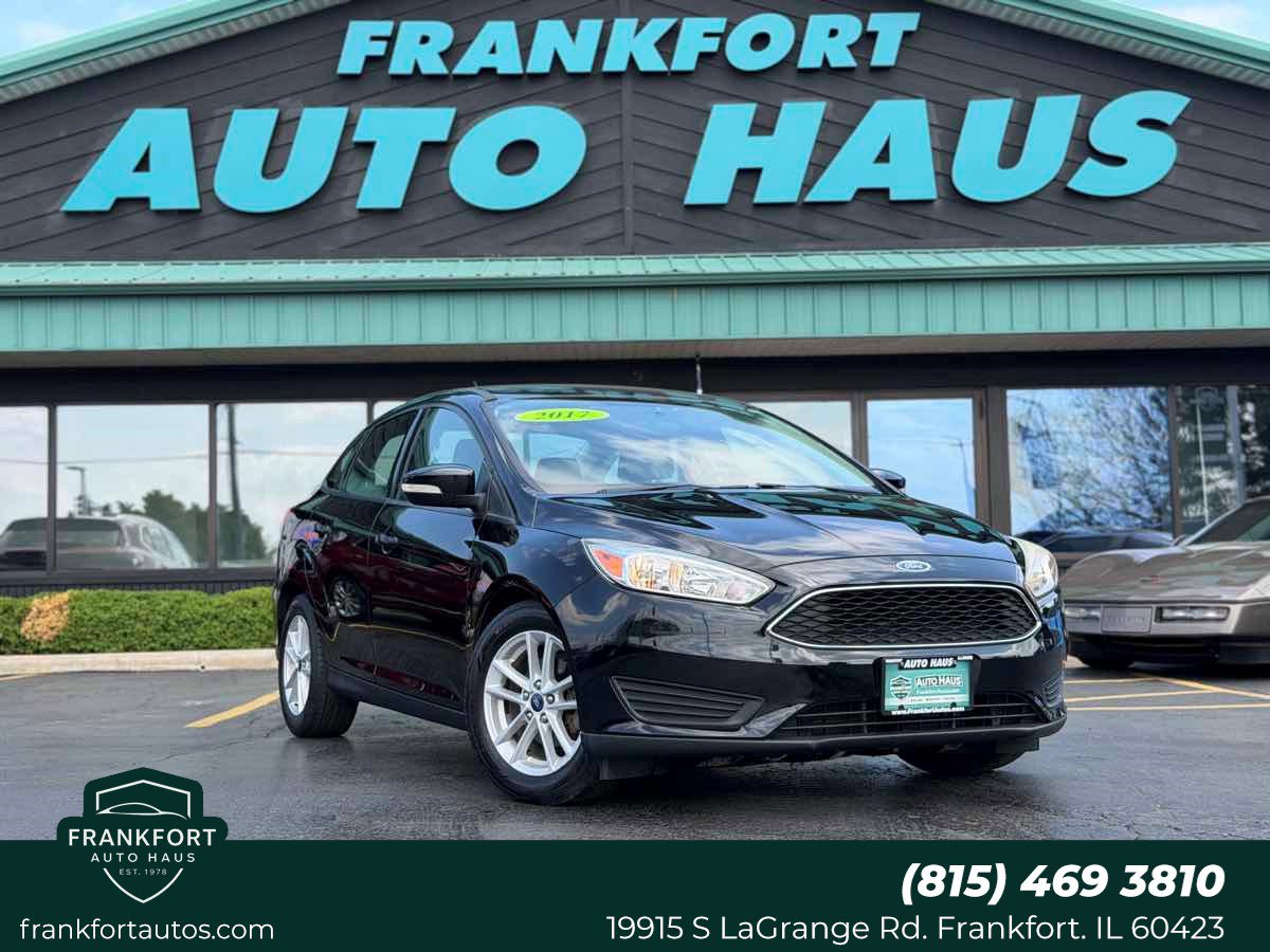 Used 2017 Ford Focus SE FWD image 1