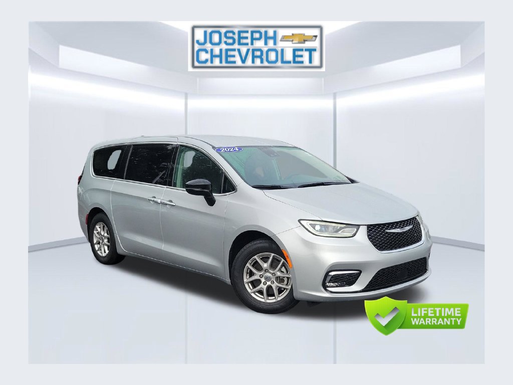 Used 2024 Chrysler Pacifica Touring-L FWD 360° Tour