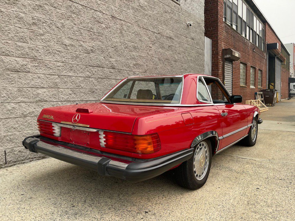 Used 1988 Mercedes-Benz 560 SL image 5