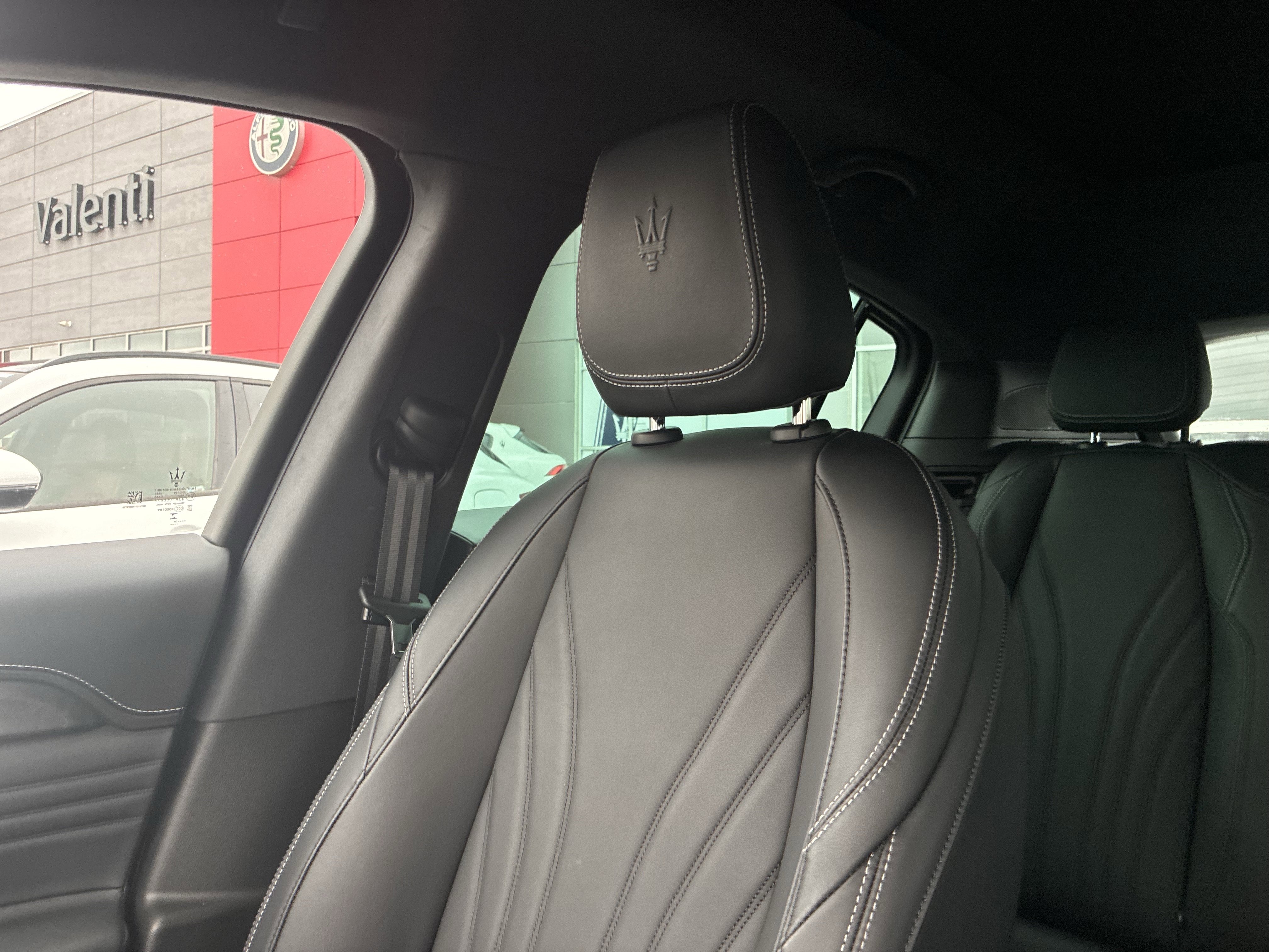 Used 2025 Maserati Grecale Modena image 27