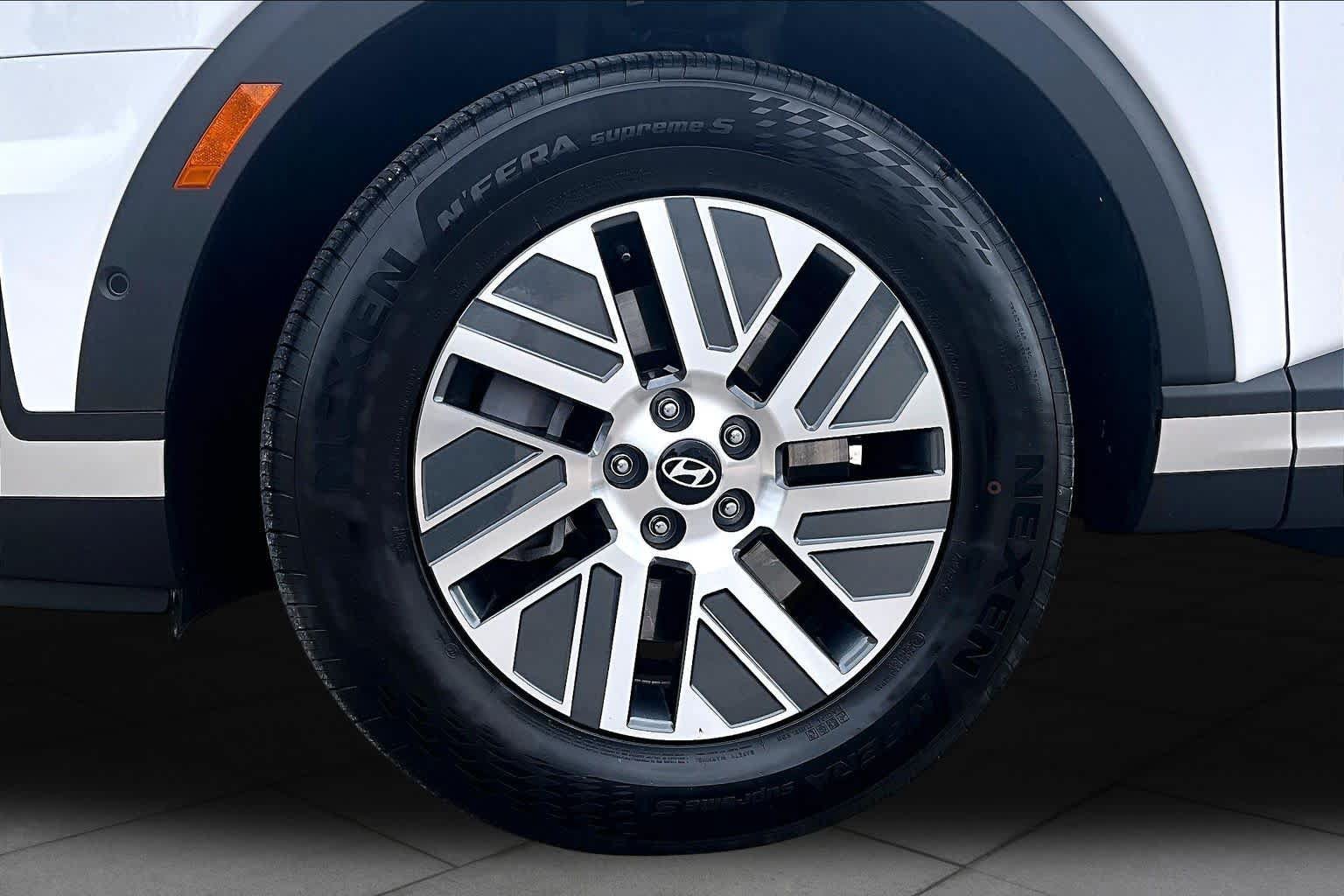 Used 2026 Hyundai Palisade SEL Premium FWD image 11