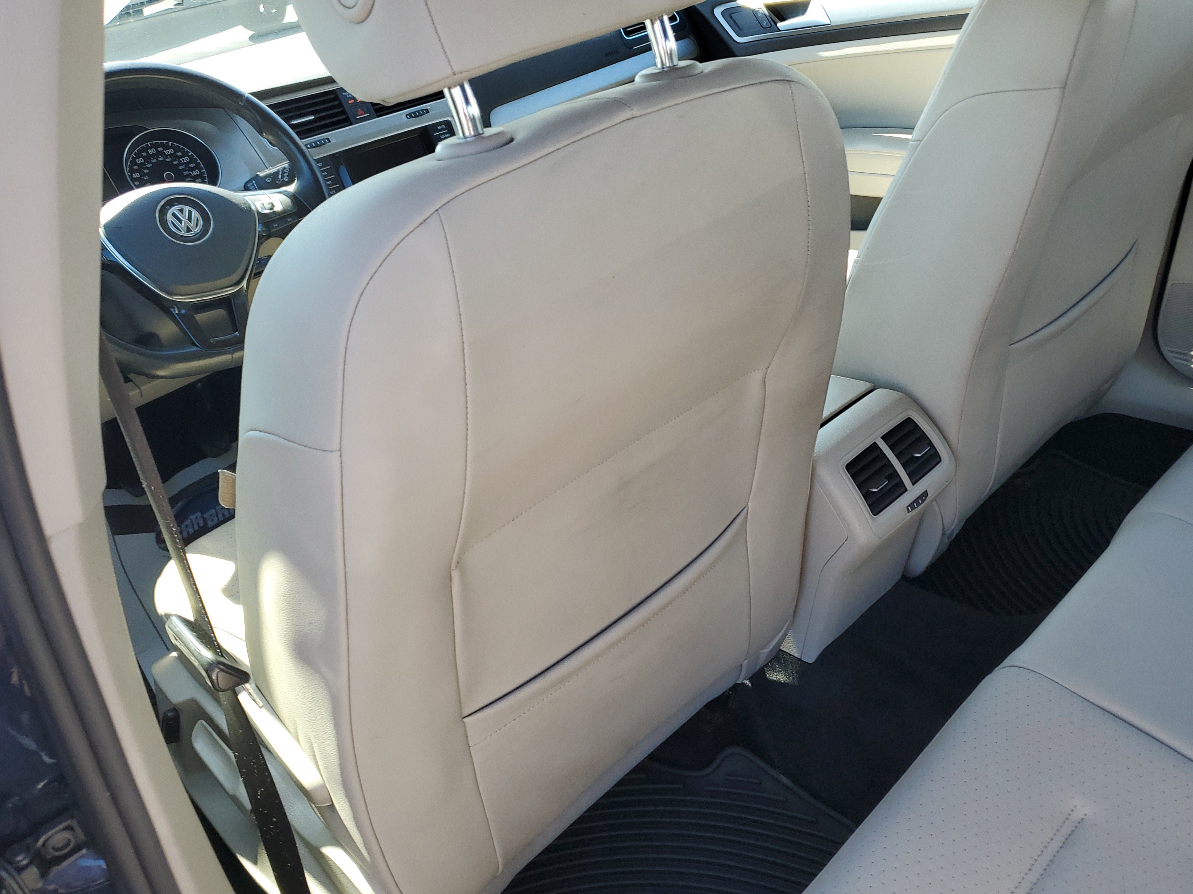 Used 2015 Volkswagen Golf TDI S image 12