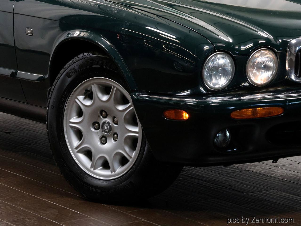 Used 1999 Jaguar XJ8 RWD image 3