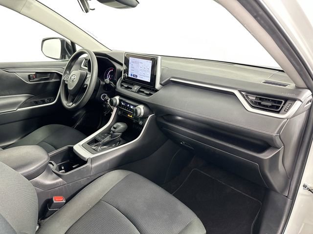 Used 2024 Toyota RAV4 LE AWD/4WD image 27