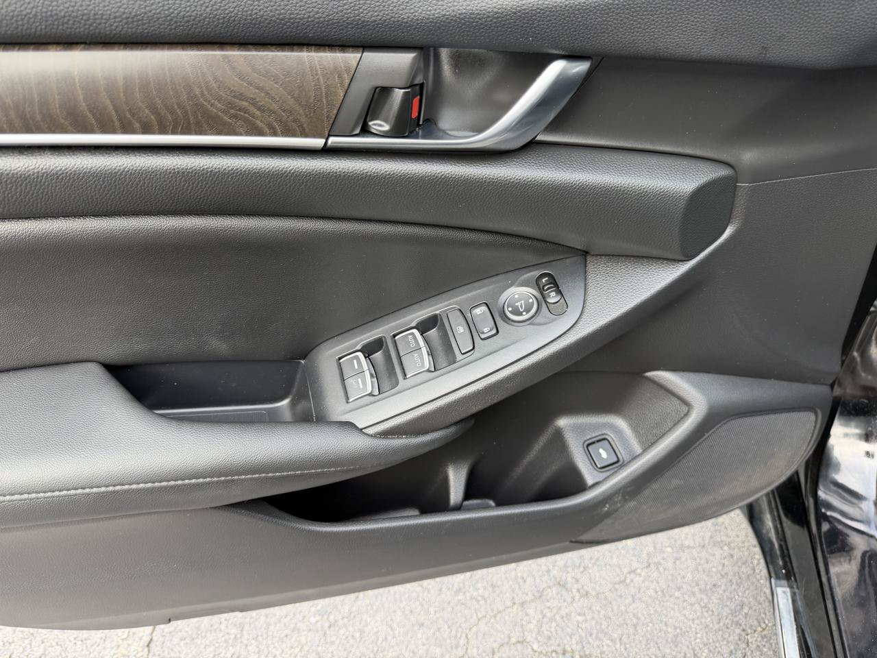 Used 2020 Honda Accord EX image 9