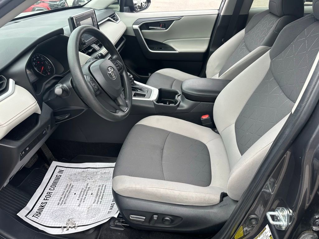Used 2022 Toyota RAV4 XLE w/ Convenience Package image 24