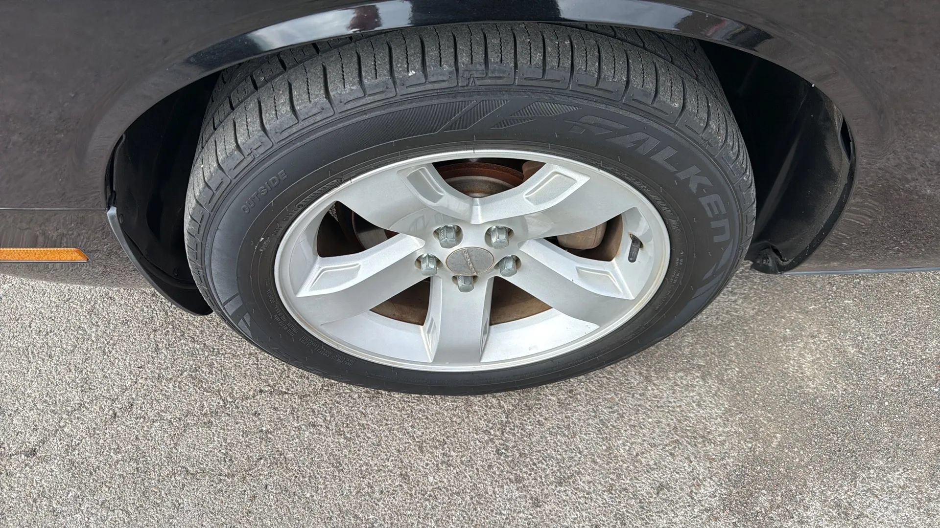 Used 2014 Dodge Challenger SXT RWD image 33