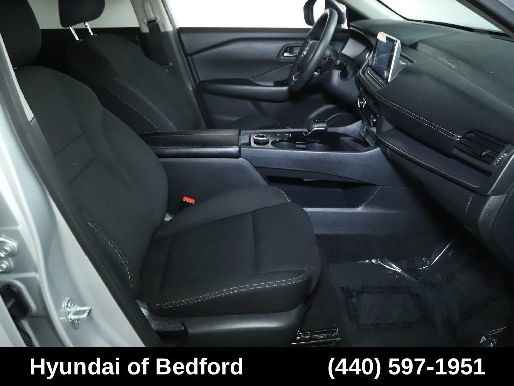 Used 2024 Nissan Rogue S AWD/4WD image 36