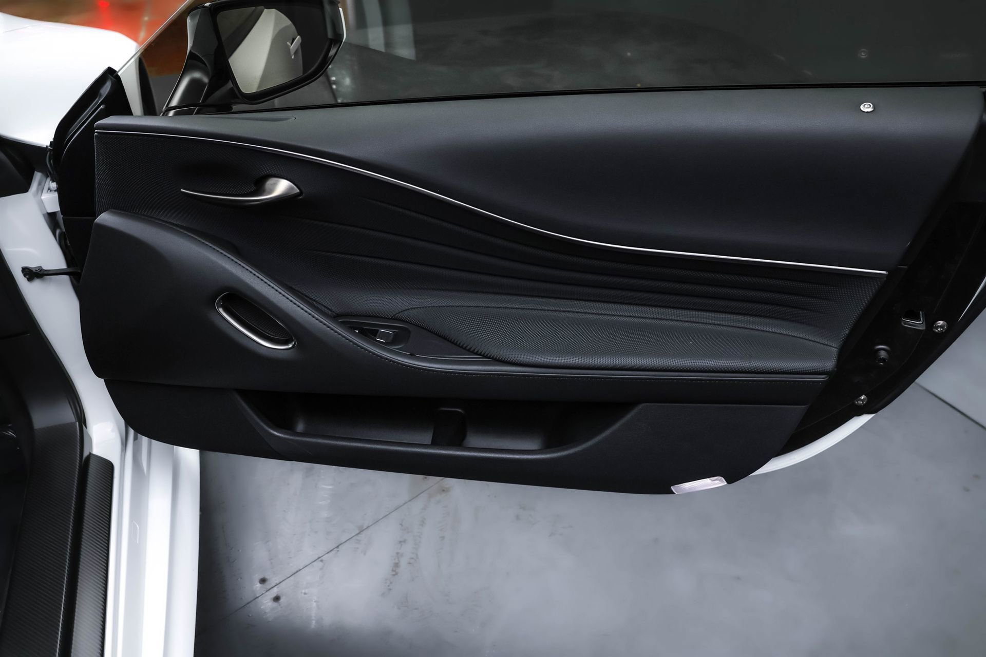 Used 2024 Lexus LC 500 Convertible image 34